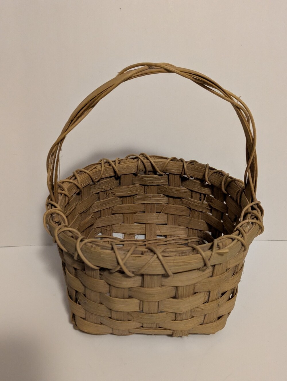Basket Handwoven Natural 1986 Wicker Basket with Handle Tan